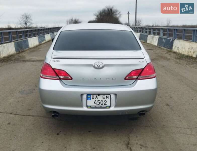 Седан Toyota Avalon 2005 в Любашевке