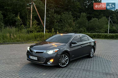 Седан Toyota Avalon 2013 в Львове