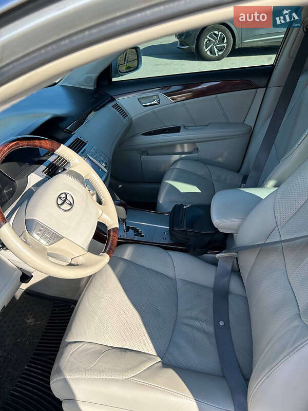 Седан Toyota Avalon 2008 в Житомире