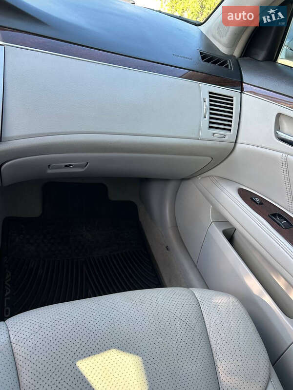 Седан Toyota Avalon 2008 в Житомире