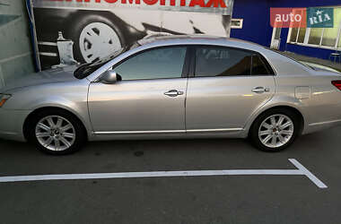 Седан Toyota Avalon 2005 в Киеве