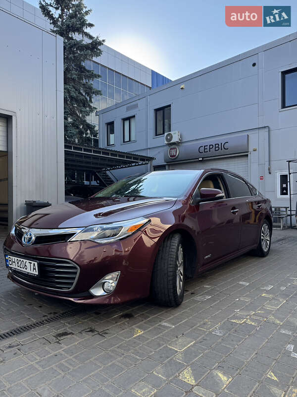 Седан Toyota Avalon 2013 в 