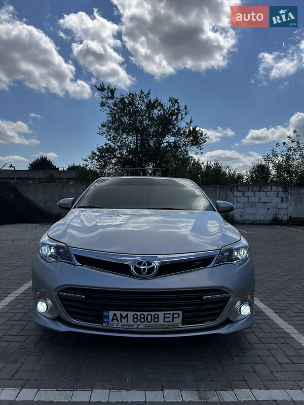 Седан Toyota Avalon 2014 в Житомире