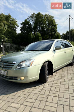 Седан Toyota Avalon 2006 в Киеве