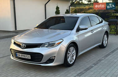Седан Toyota Avalon 2013 в Умані