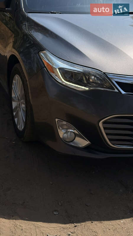 Седан Toyota Avalon 2014 в Білгороді-Дністровському