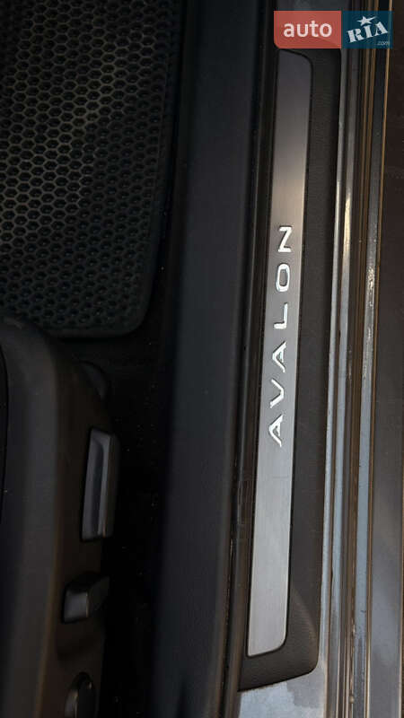 Седан Toyota Avalon 2014 в Білгороді-Дністровському