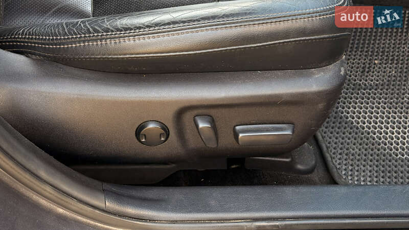 Седан Toyota Avalon 2014 в Білгороді-Дністровському