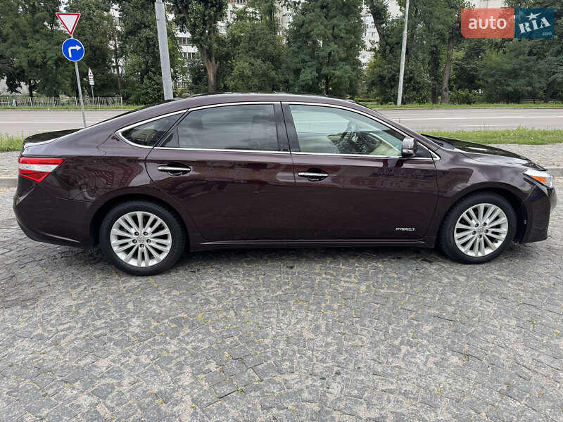 Седан Toyota Avalon 2014 в Броварах