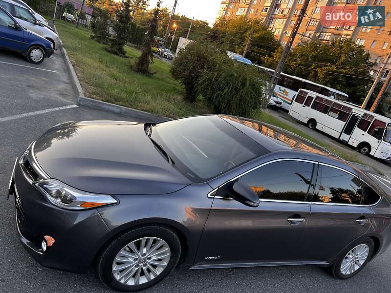 Седан Toyota Avalon 2015 в Виннице