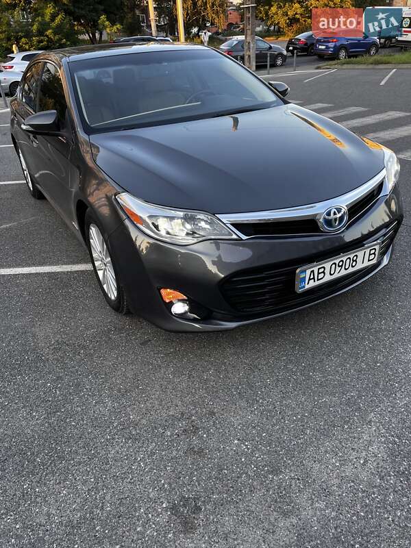 Седан Toyota Avalon 2015 в Виннице