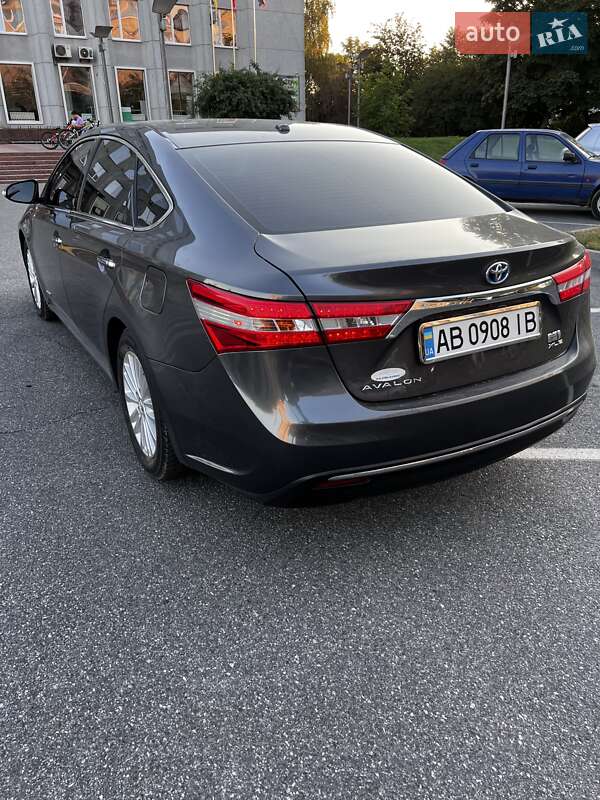 Седан Toyota Avalon 2015 в Виннице