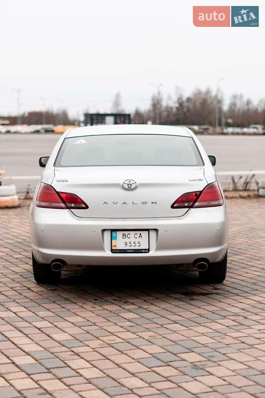 Седан Toyota Avalon 2008 в Львові
