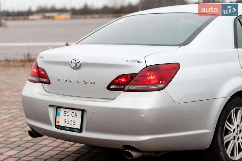 Седан Toyota Avalon 2008 в Львові