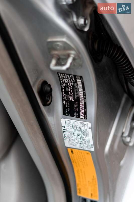 Седан Toyota Avalon 2008 в Львові