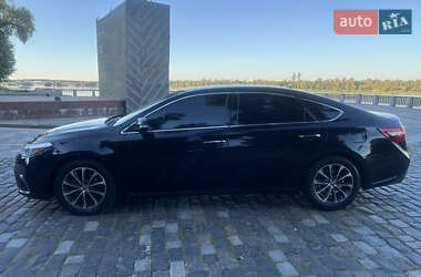 Седан Toyota Avalon 2015 в 