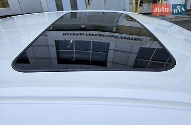 Седан Toyota Avalon 2017 в  фото 22 Седан Toyota Avalon 2017 в