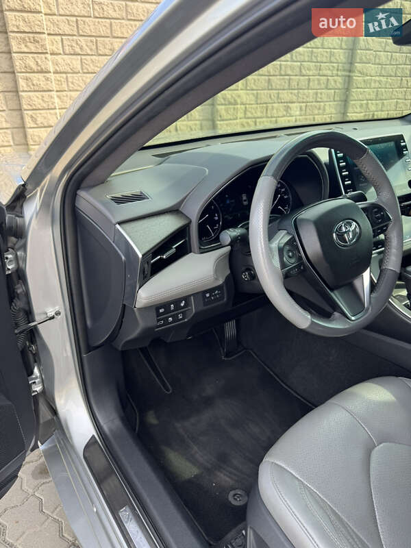 Седан Toyota Avalon 2019 в Черноморске