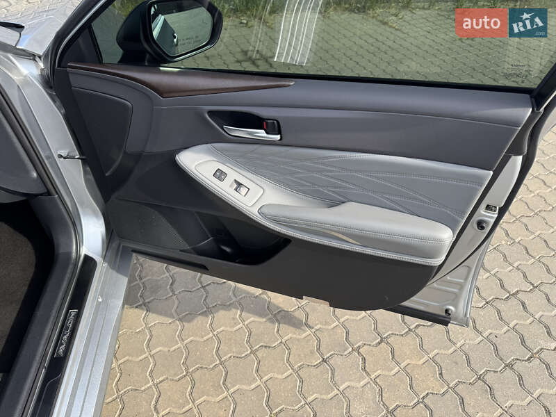 Седан Toyota Avalon 2019 в Черноморске