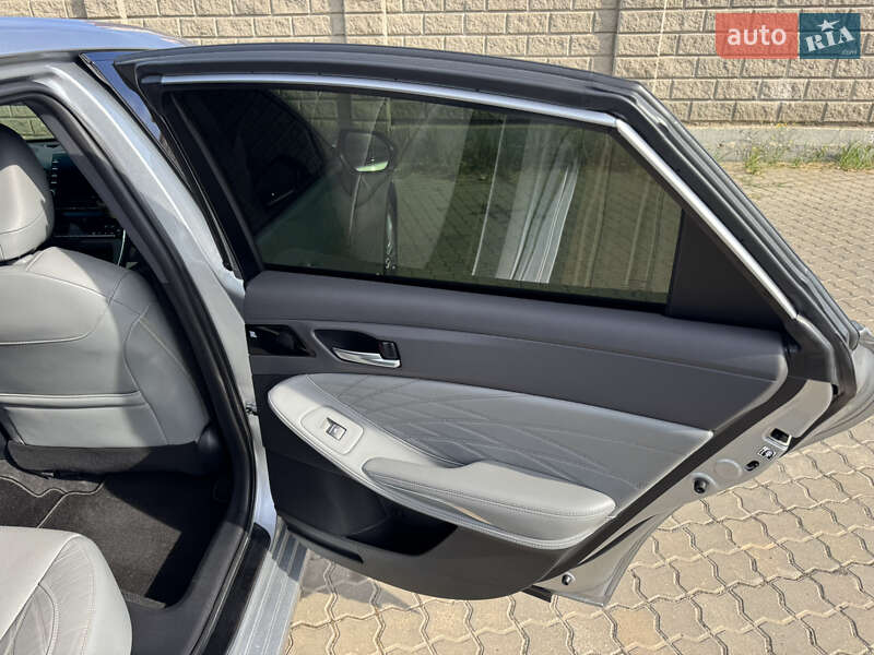 Седан Toyota Avalon 2019 в Черноморске