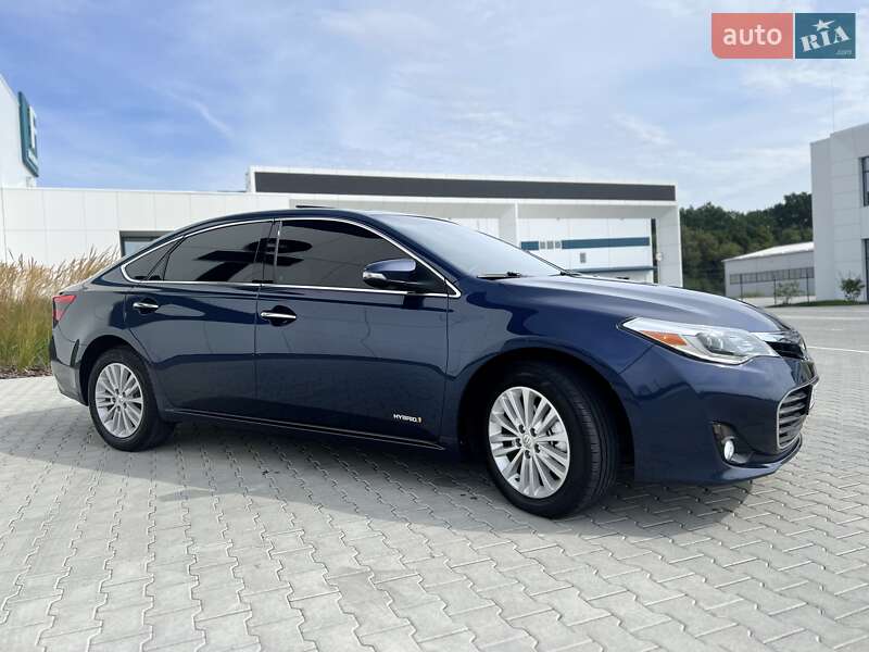 Седан Toyota Avalon 2015 в Львове