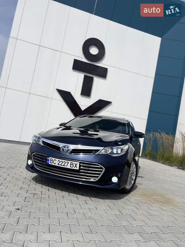 Седан Toyota Avalon 2015 в Львове