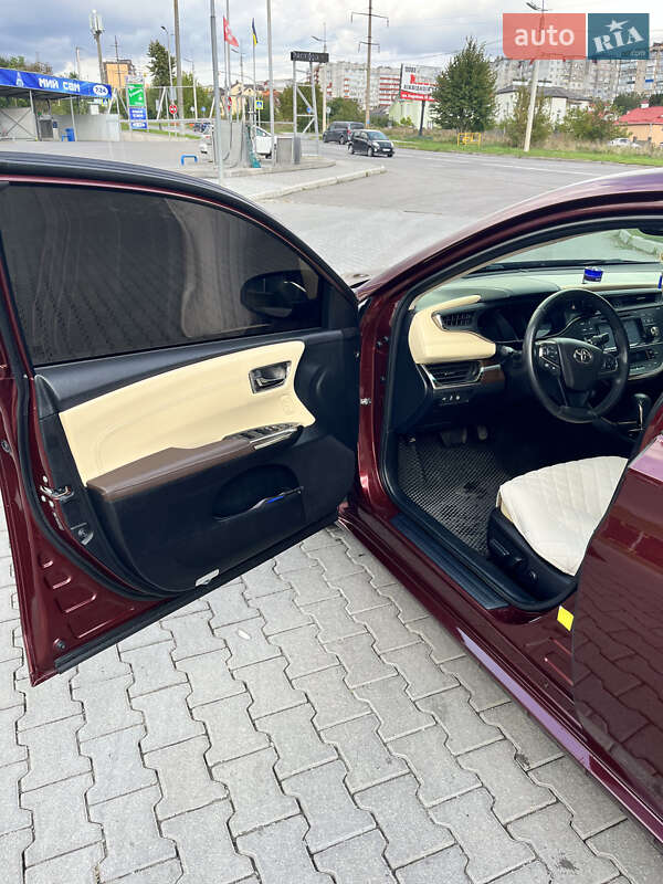 Седан Toyota Avalon 2015 в Хмельницком
