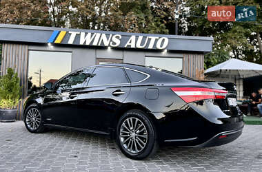 Седан Toyota Avalon 2012 в 