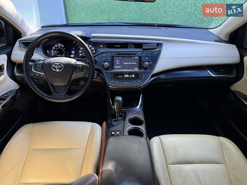 Седан Toyota Avalon 2016 в Одесі