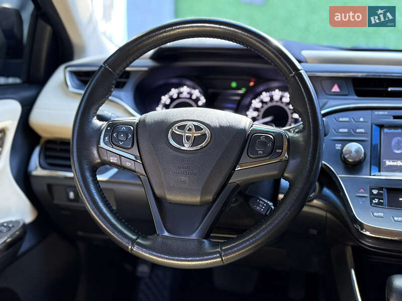 Седан Toyota Avalon 2016 в Одесі