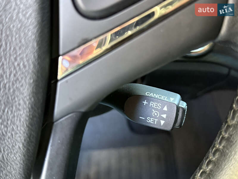 Седан Toyota Avalon 2016 в Одесі