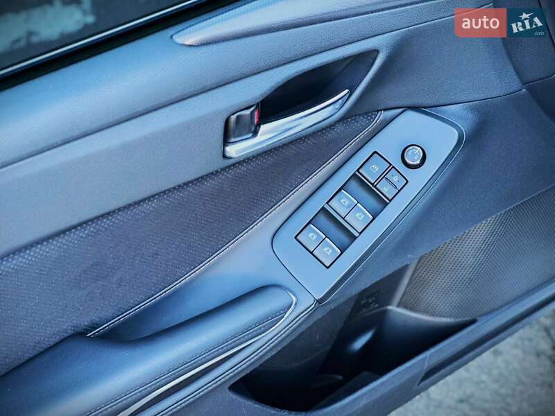 Седан Toyota Avalon 2018 в Киеве