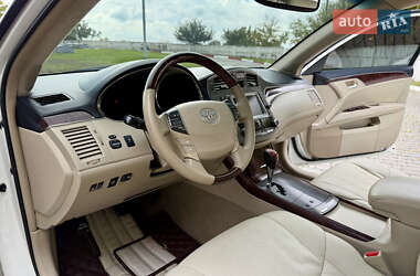 Седан Toyota Avalon 2011 в 