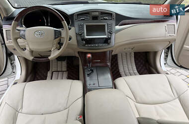 Седан Toyota Avalon 2011 в 