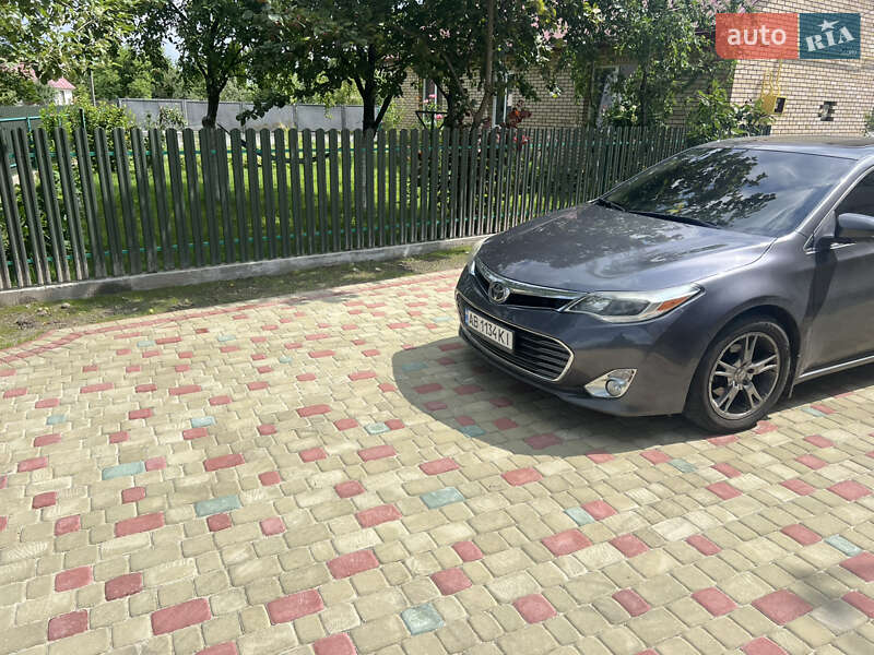 Седан Toyota Avalon 2014 в Виннице