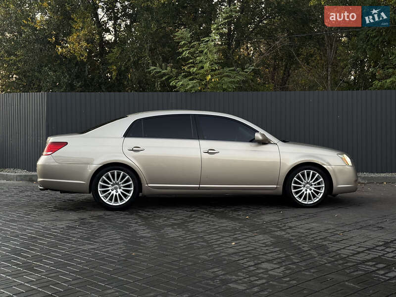 Седан Toyota Avalon 2006 в Днепре