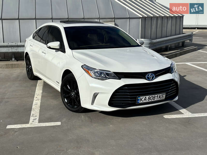 Седан Toyota Avalon 2016 в Киеве