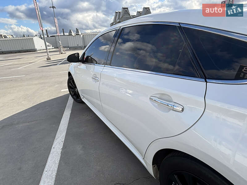 Седан Toyota Avalon 2016 в Киеве