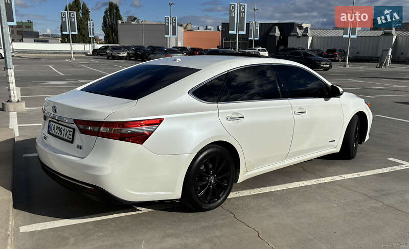 Седан Toyota Avalon 2016 в Киеве