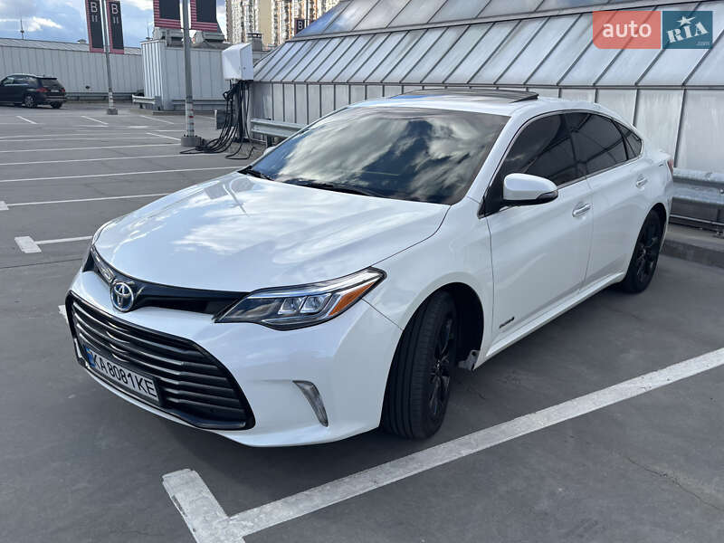 Седан Toyota Avalon 2016 в Киеве