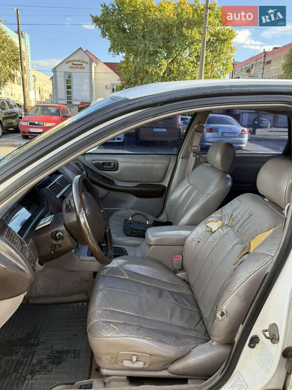 Седан Toyota Avalon 1996 в Киеве