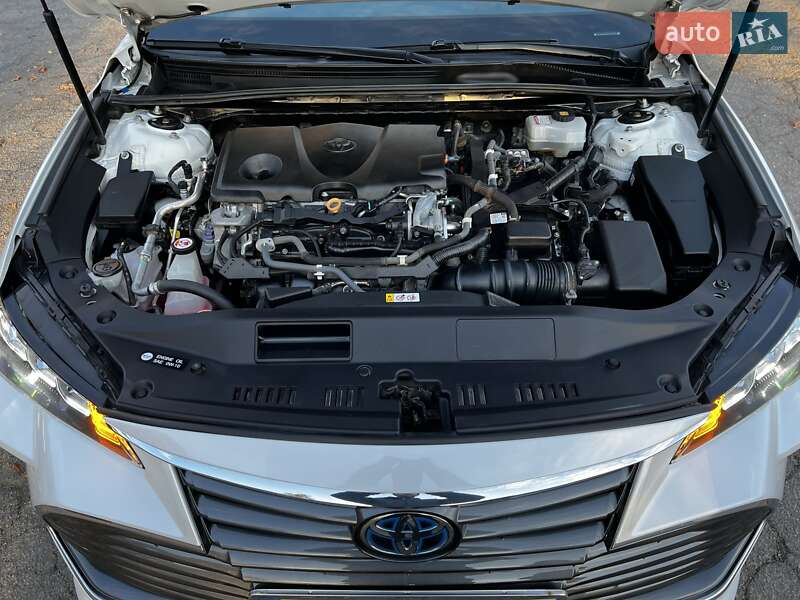 Седан Toyota Avalon 2019 в Володимирі