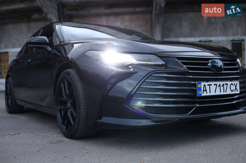 Седан Toyota Avalon 2018 в Ивано-Франковске