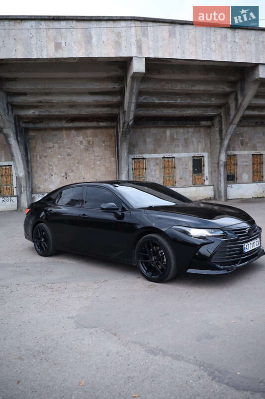 Седан Toyota Avalon 2018 в Ивано-Франковске