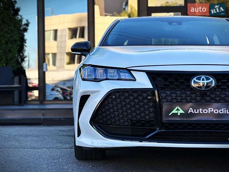 Седан Toyota Avalon 2018 в Киеве фото 3 Седан Toyota Avalon 2018 в Киеве