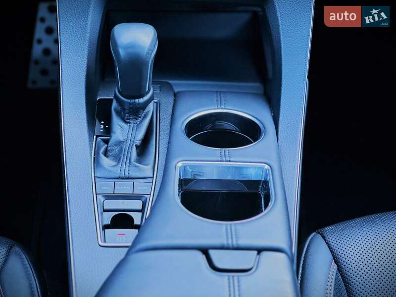 Седан Toyota Avalon 2018 в Киеве фото 39 Седан Toyota Avalon 2018 в Киеве