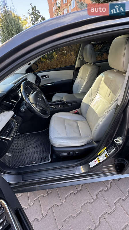 Седан Toyota Avalon 2013 в Киеве фото 21 Седан Toyota Avalon 2013 в Киеве