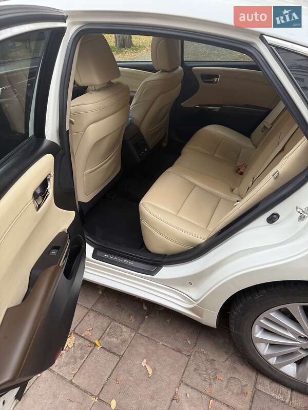 Седан Toyota Avalon 2013 в Одессе