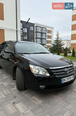 Седан Toyota Avalon 2006 в Рівному