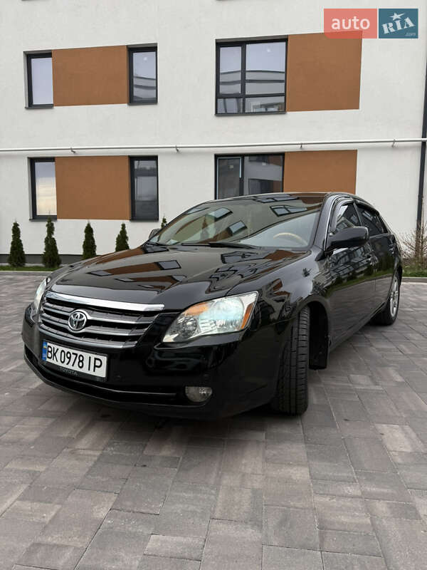 Седан Toyota Avalon 2006 в Рівному
